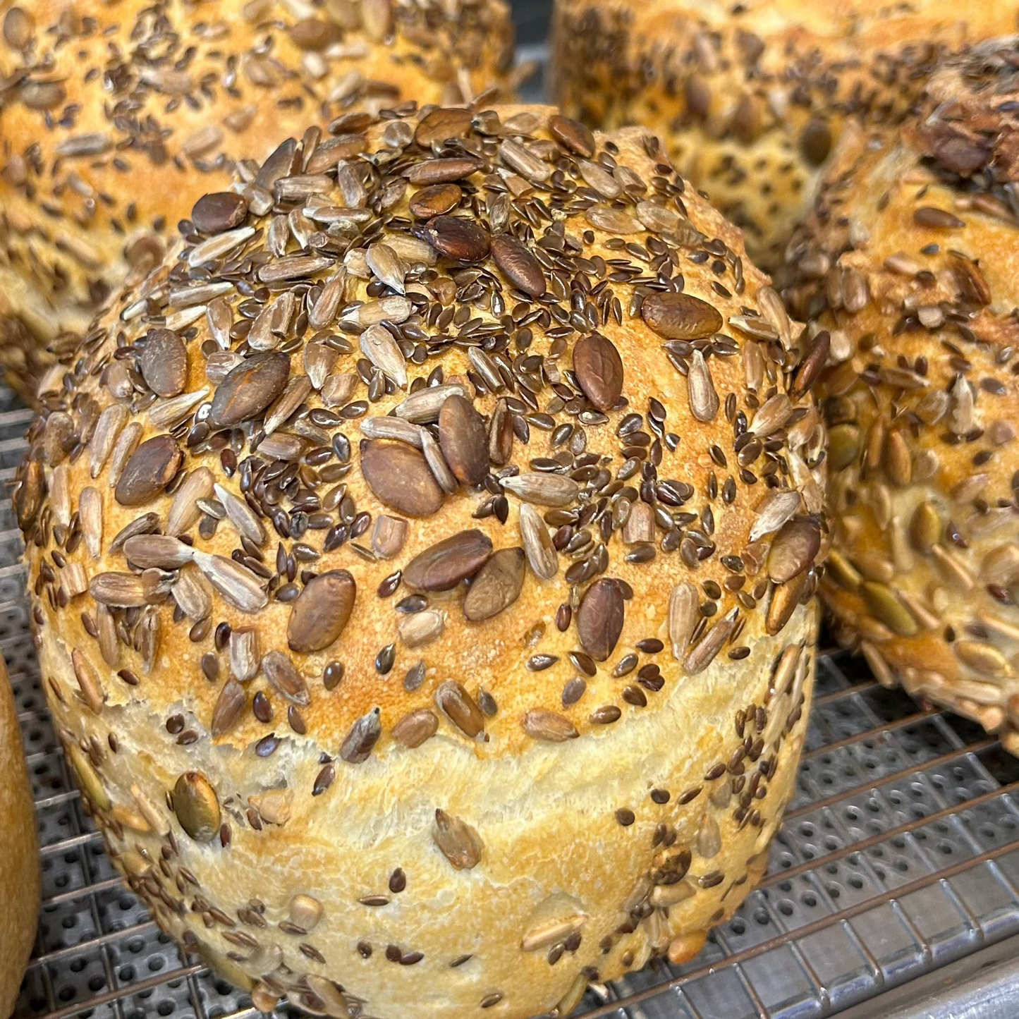 HOGAZA DE MASA MADRE CON SEMILLAS GRANDE